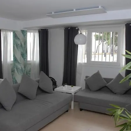 A Primera Linea De Mar En Apartament