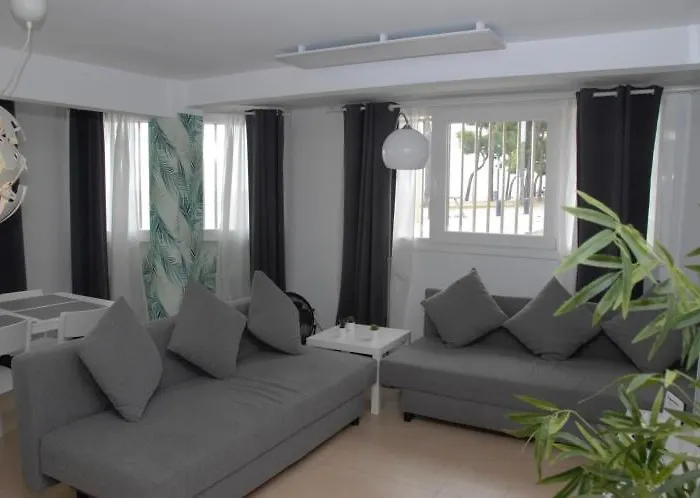 A Primera Linea De Mar En Apartament